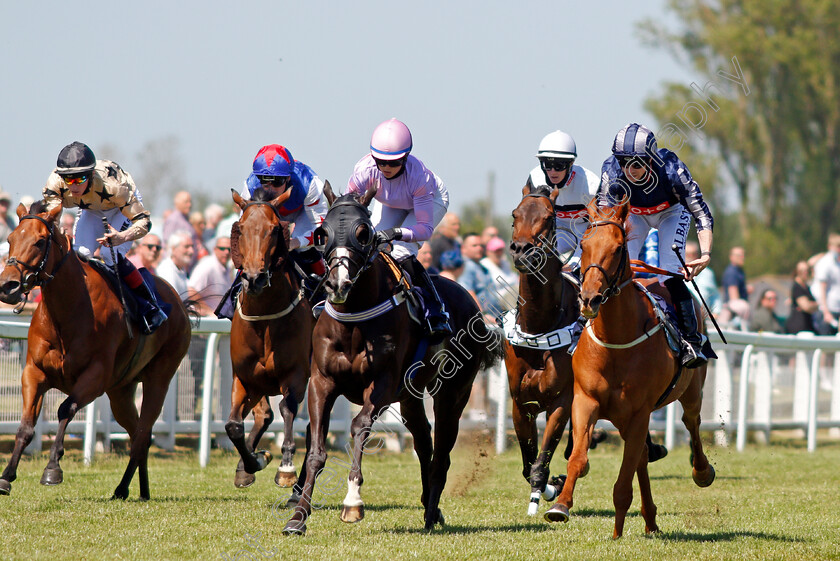 Rockesbury-0004 
 ROCKESBURY (centre, Grace McEntee) beats LINCOLN RED (right) in The Mansionbet Bet £10 Get £20 Handicap
Yarmouth 9 Jun 2021 - Pic Steven Cargill / Racingfotos.com