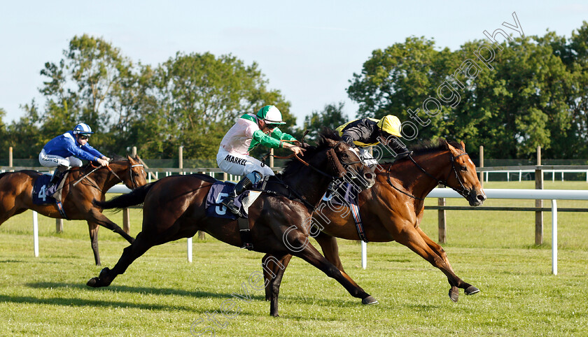 Delagate-This-Lord-0003 
 DELAGATE THIS LORD (farside, Charlie Bennett) beats COOL REFLECTION (left) in The Sarsas Listening Believing And Supporting Confined Handicap
Bath 3 Jul 2019 - Pic Steven Cargill / Racingfotos.com