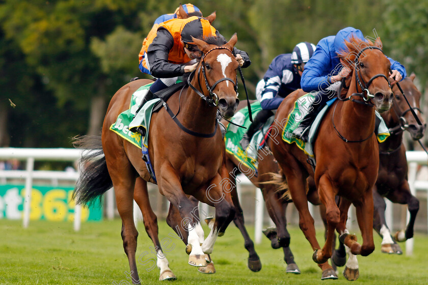 Arabian-Dusk-0004 
 ARABIAN DUSK (left, Harry Davies) beats MOUNTAIN BREEZE (right) in The Duchess Of Cambridge Stakes
Newmarket 12 Jul 2024 - pic Steven Cargill / Racingfotos.com