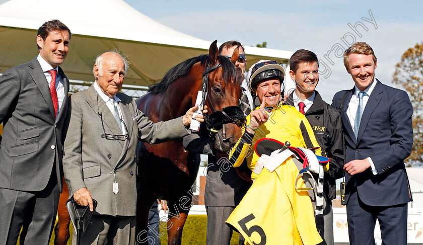 James-Garfield-0010 
 JAMES GARFIELD (Frankie Dettori) with trainer George Scott (right) owner Bill Gredley (2nd left) and Tim Gredley (left) after The Dubai Duty Free Mill Reef Stakes Newbury 23 Sep 2017 - Pic Steven Cargill / Racingfotos.com