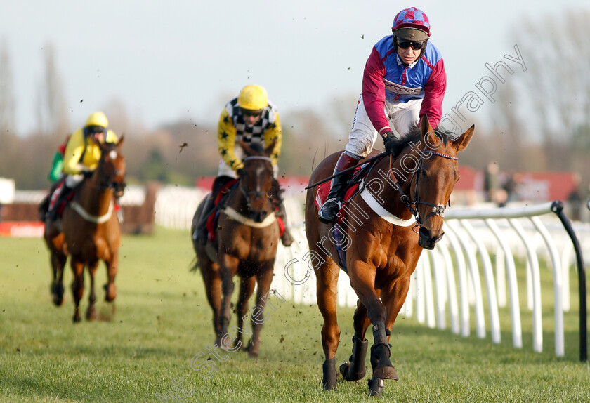 La-Bague-Au-Roi-0010 
 LA BAGUE AU ROI (Richard Johnson) wins The Ladbrokes Novices Chase
Newbury 30 Nov 2018 - Pic Steven Cargill / Racingfotos.com