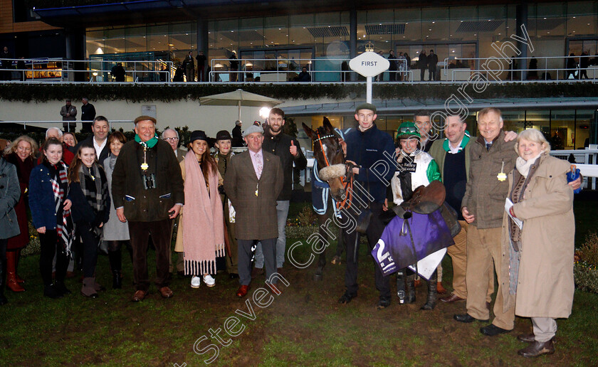 Vinndication-0009 
 VINNDICATION (Sean Bowen) after The Rosling King British EBF National Hunt Novices Hurdle Ascot 20 Jan 2018 - Pic Steven Cargill / Racingfotos.com