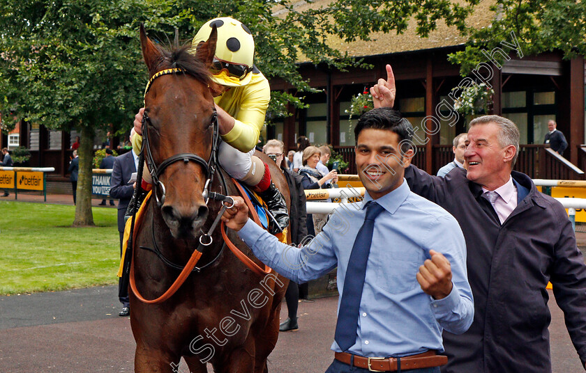 Emaraaty-Ana-0012 
 EMARAATY ANA (Andrea Atzeni) with trainer Kevin Ryan after The Betfair Sprint Cup
Haydock 4 Sep 2021 - Pic Steven Cargill / Racingfotos.com