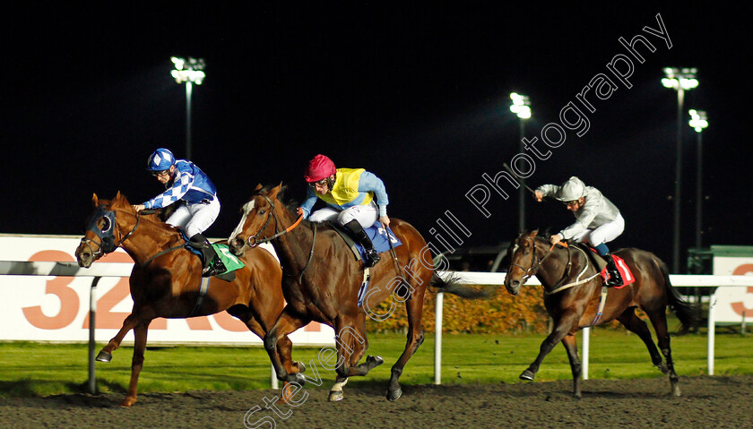 Elsaakb-0001 
 ELSAAKB (farside, Nicky Mackay) beats LADY OF ARAN (nearside) in The 32Red.com Nursery Kempton 8 Nov 2017 - Pic Steven Cargill / Racingfotos.com