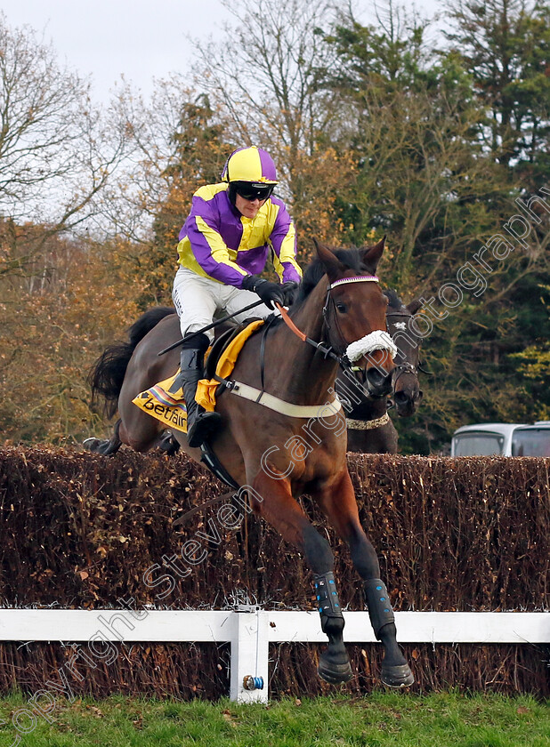 Le-Patron-0002 
 LE PATRON (David Noonan) wins The Betfair Henry VIII Novices Chase
Sandown 9 Dec 2023 - Pic Steven Cargill / Racingfotos.com