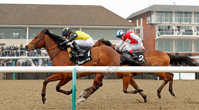 Encore-D Or-0005 
 ENCORE D'OR (Ryan Moore) beats ATLETICO (right) in The Betway Handicap Lingfield 3 Mar 2018 - Pic Steven Cargill / Racingfotos.com