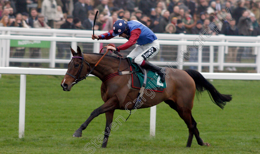 Paisley-Park-0005 
 PAISLEY PARK (Aidan Coleman) wins galliardhomes.com Cleeve Hurdle
Cheltenham 25 Jan 2020 - Pic Steven Cargill / Racingfotos.com