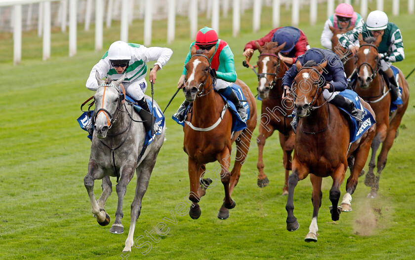 Alpinista-0006 
 ALPINISTA (Luke Morris) beats TUESDAY (right) in The Darley Yorkshire Oaks
York 18 Aug 2022 - Pic Steven Cargill / Racingfotos.com