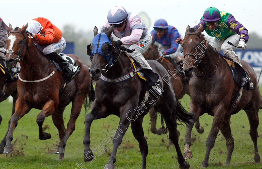 Erissimus-Maximus-0004 
 ERISSIMUS MAXIMUS (Nicola Currie) beats EVERGATE (right) and ONLY SPOOFING (left) in The Mcgee Group Handicap
Ascot 6 Oct 2018 - Pic Steven Cargill / Racingfotos.com