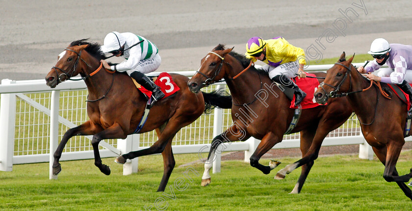 A-La-Voile-0004 
 A LA VOILE (Ryan Moore) beats ANGEL FAIRY (centre) in The Betway Fillies Handicap
Sandown 23 Aug 2020 - Pic Steven Cargill / Racingfotos.com