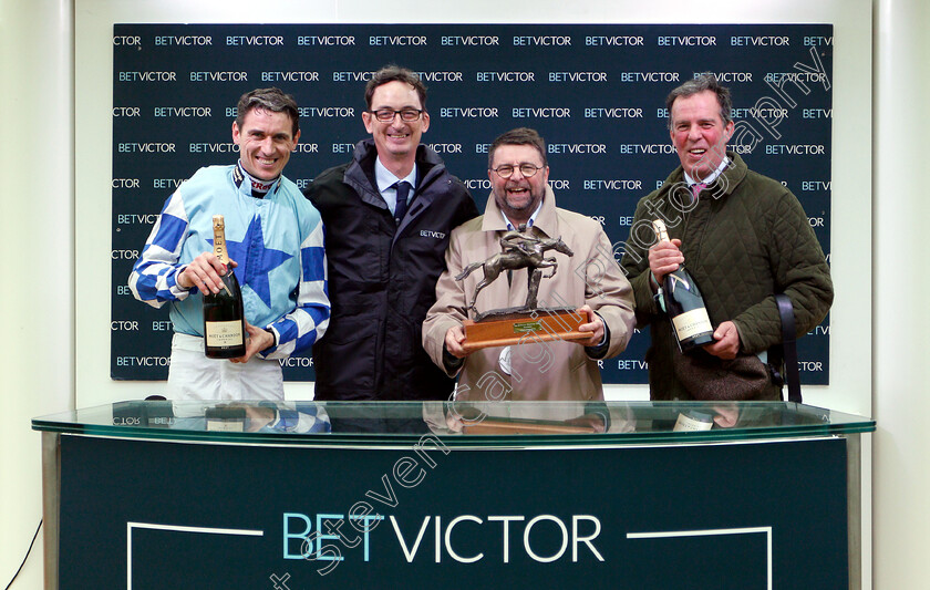 Bun-Doran-0010 
 Presentation to Tom George, Paddy Brennan and owner for The BetVictor Handicap Chase won by BUN DORAN
Cheltenham 16 Nov 2018 - Pic Steven Cargill / Racingfotos.com