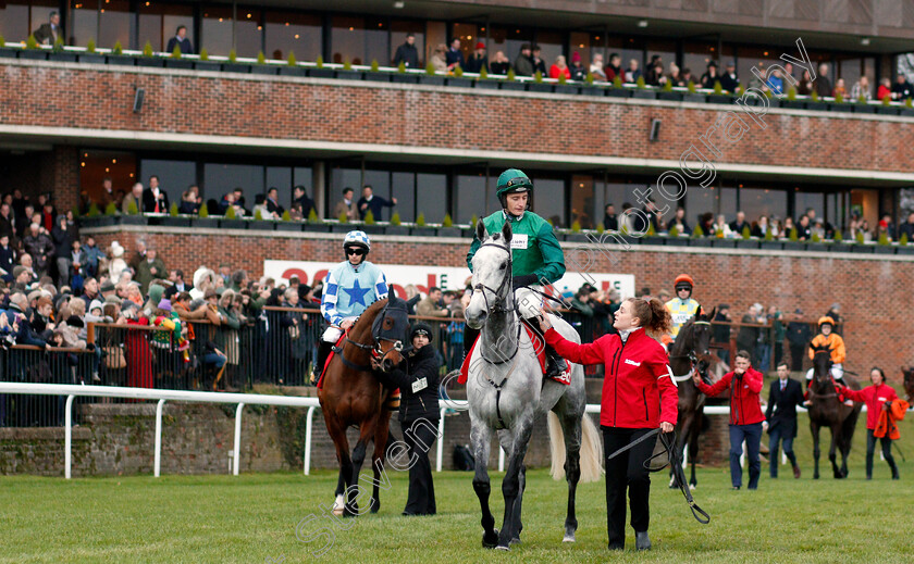 Bristol-De-Mai-0001 
 BRISTOL DE MAI (Daryl Jacob) leading the parade at Kempton 26 Dec 2017 - Pic Steven Cargill / Racingfotos.com