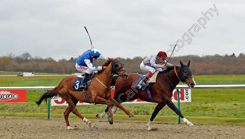 Toast-Of-New-York-0008 
 TOAST OF NEW YORK (Frankie Dettori) beats PETITE JACK (left) in The Betway Conditions Stakes Lingfield 6 Dec 2017 - Pic Steven Cargill / Racingfotos.com