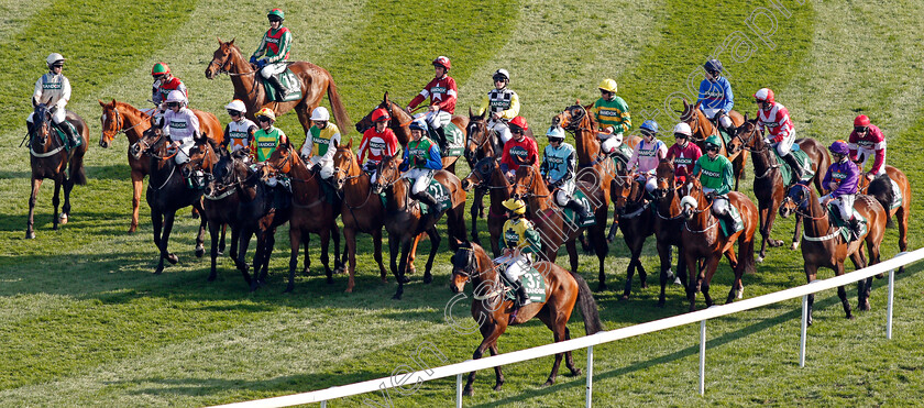 Milansbar-and-the-field-0001 
 MILANSBAR (Bryony Frost) lead the field towards the start for The Randox Health Grand National won by TIGER ROLL (Davy Russell, maroon cap white star) Aintree 14 Apr 2018 - Pic Steven Cargill / Racingfotos.com