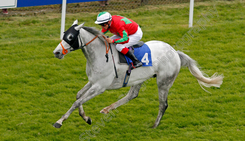 Fast-And-Hot-0004 
 FAST AND HOT (Thore Hammer Hansen) wins The Betfred TV Handicap Salisbury 29 Apr 2018 - Pic Steven Cargill / Racingfotos.com