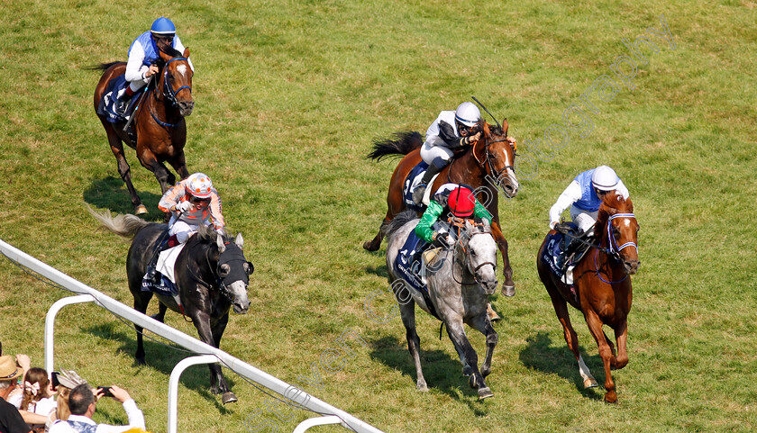 El-Paso-T-0002 
 EL PASO T (right, Kobe Vanderbeke) beats DJAFAR (centre) and LIGHTNING THUNDER (left) in The President of the United Arab Emirates Cup
Baden Baden 1 Sep 2024 - Pic Steven Cargill / Racingfotos.com