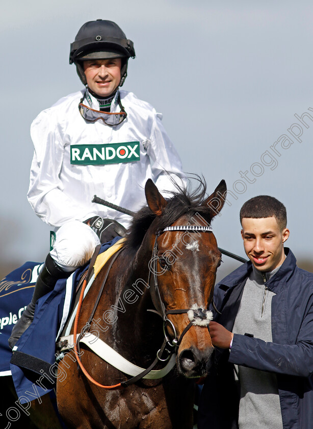 Constitution-Hill-0015 
 CONSTITUTION HILL (Nico de Boinville) winner of The William Hill Aintree Hurdle
Aintree 13 Apr 2023 - Pic Steven Cargill / Racingfotos.com