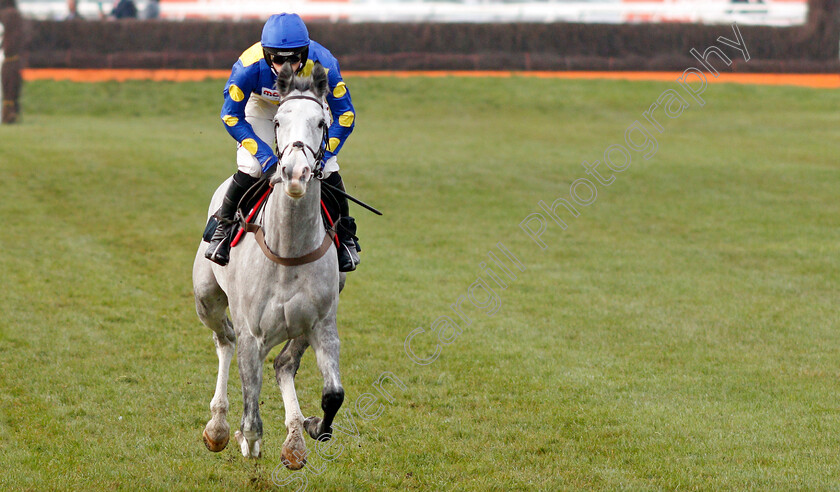 Silver-Forever-0001 
 SILVER FOREVER (Harry Cobden)
Newbury 30 Nov 2019 - Pic Steven Cargill / Racingfotos.com