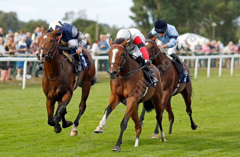 Dance-Havana-0002 
 DANCE HAVANA (right, Christian Howarth) beats HAVANAZAM (left) in The Follow @attheraces On Twitter Restricted Maiden Stakes
Yarmouth 13 Sep 2022 - Pic Steven Cargill / Racingfotos.com