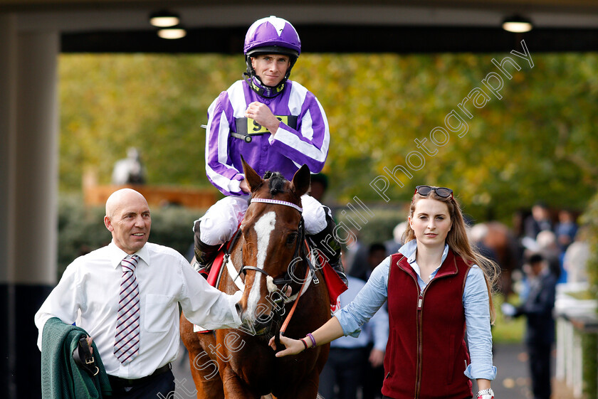 Shady-McCoy-0007 
 SHADY MCCOY (Ryan Moore) after The Veolia Handicap Ascot 6 Oct 2017 - Pic Steven Cargill / Racingfotos.com