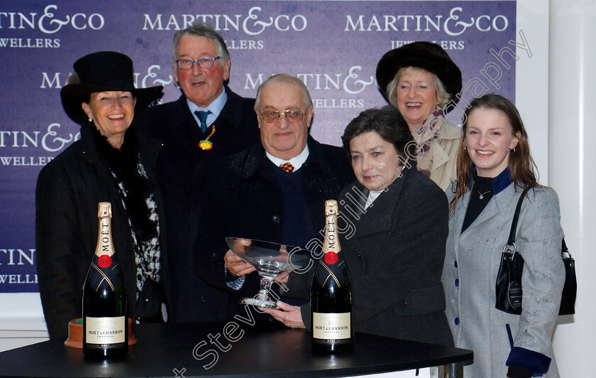 Coole-Cody-0009 
 Presentation for The Martin & Co Jewellers Intermediate Handicap Hurdle Cheltenham 18 Nov 2017 - Pic Steven Cargill / Racingfotos.com