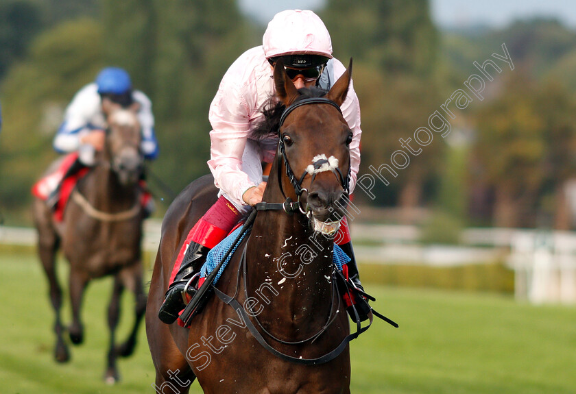 Too-Darn-Hot-0008 
 TOO DARN HOT (Frankie Dettori) wins The Slug And Lettuce 2-4-1 Tanqueray Thursdays EBF Maiden Stakes
Sandown 9 Aug 2018 - Pic Steven Cargill / Racingfotos.com