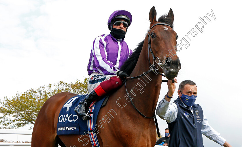 Mother-Earth-0002 
 MOTHER EARTH (Frankie Dettori) before The Qipco 1000 Guineas
Newmarket 2 May 2021 - Pic Steven Cargill / Racingfotos.com