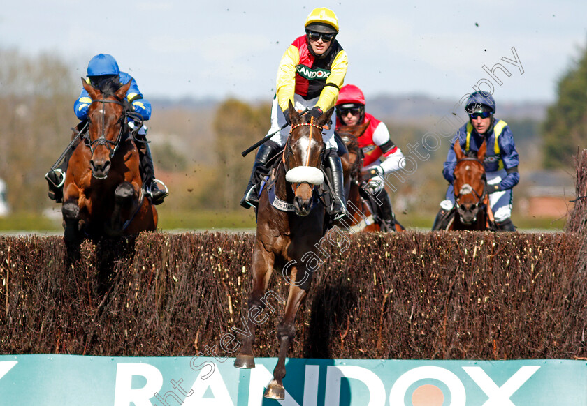 Espoir-De-Romay-0002 
 ESPOIR DE ROMAY (David Bass) 
Aintree 9 Apr 2021 - Pic Steven Cargill / Racingfotos.com