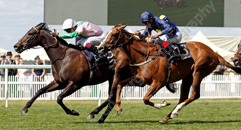 Khaadem-0005 
 KHAADEM (Oisin Murphy) beats SWINGALONG (right) in The Queen Elizabeth II Jubilee Stakes
Royal Ascot 22 Jun 2024 - Pic Steven Cargill / Racingfotos.com