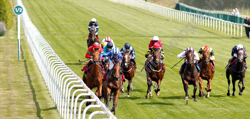 Elsaabiqaat-0002 
 ELSAABIQAAT (Jim Crowley) wins The Read Silvestre De Sousa At 188bet Nursery
Sandown 31 Aug 2018 - Pic Steven Cargill / Racingfotos.com