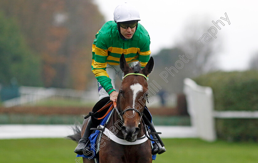 Jonbon-0007 
 JONBON (Aidan Coleman) winner of The Close Brothers Henry VIII Novices Chase
Sandown 3 Dec 2022 - Pic Steven Cargill / Racingfotos.com