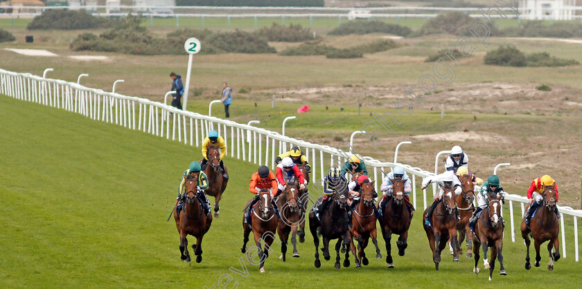 Majestic-Noor-0003 
 MAJESTIC NOOR (2nd right, Hollie Doyle) wins The EBF Stallions John Musker Fillies Stakes
Yarmouth 16 Sep 2020 - Pic Steven Cargill / Racingfotos.com