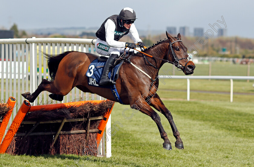 Flooring-Porter-0001 
 FLOORING PORTER (Daniel Mullins)
Aintree 9 Apr 2022 - Pic Steven Cargill / Racingfotos.com