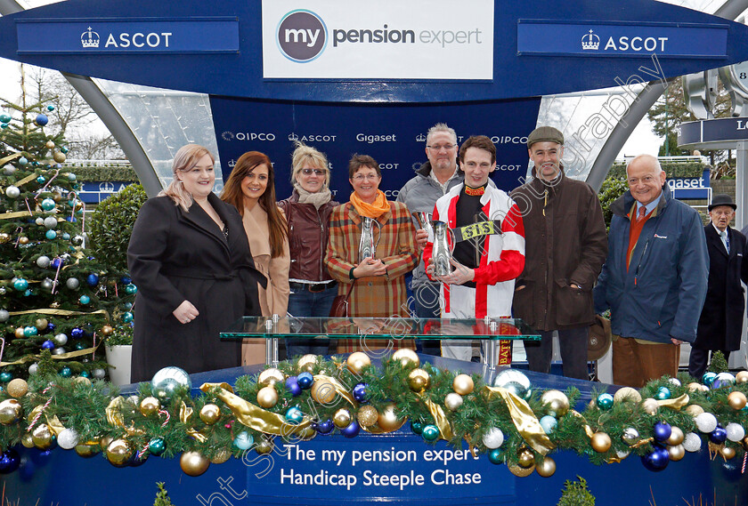 Mr-Medic-0009 
 Presentatio to The White Hart Company, Robert Walford and James Best for The My Pension Expert Handicap Chase won by MR MEDIC Ascot 23 Dec 2017 - Pic Steven Cargill / Racingfotos.com