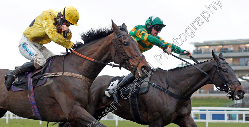 Regal-Encore-0005 
 REGAL ENCORE (right, Richie McLernon) beats ACTING LASS (left) in The Dave Dawes Silver Cup Handicap Chase
Ascot 21 Dec 2019 - Pic Steven Cargill / Racingfotos.com