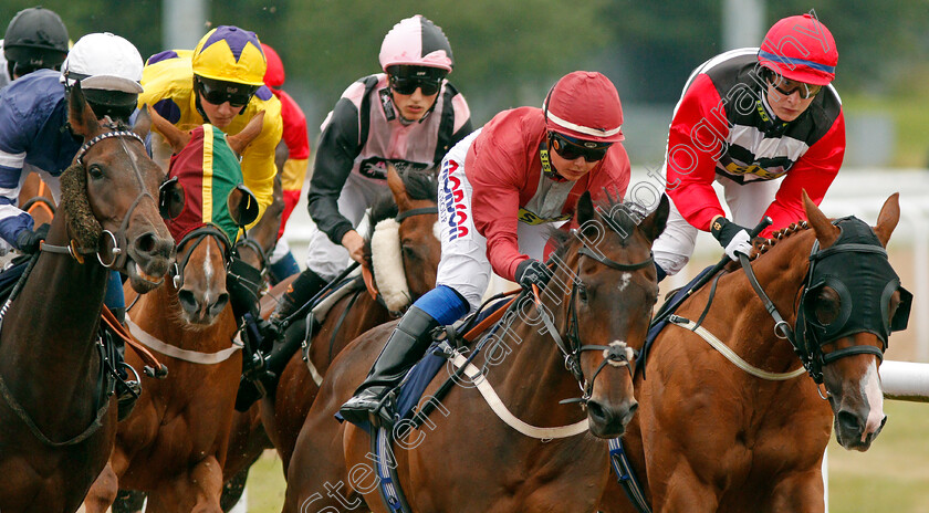 Omotesando-and-Guaracha-0001 
 OMOTESANDO (centre, Megan Nicholls) with GUARACHA (right, Cieren Fallon)
Wolverhampton 17 Jul 2019 - Pic Steven Cargill / Racingfotos.com