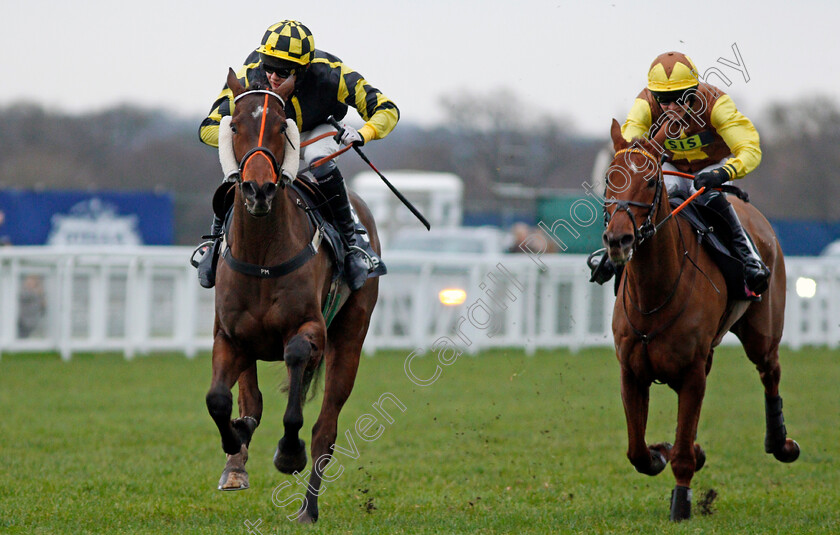 Golan-Fortune-0004 
 GOLAN FORTUNE (left, Daniel Sansom) beats THE MIGHTY DON (right) in The Mitie Conditional Jockeys Handicap Hurdle Ascot 22 Dec 2017 - Pic Steven Cargill / Racingfotos.com