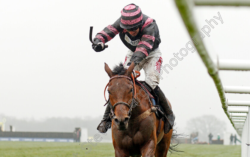 Nayati-0006 
 NAYATI (Wayne Hutchinson) wins The Horse Comes First Juvenile Hurdle Ascot 20 Jan 2018 - Pic Steven Cargill / Racingfotos.com