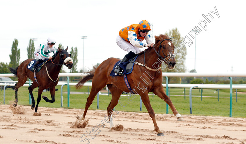 Peruvian-Summer-0001 
 PERUVIAN SUMMER (Jack Mitchell) wins The May Bank Holiday Racecourse Antiques Fair Handicap
Southwell 29 Apr 2019 - Pic Steven Cargill / Racingfotos.com