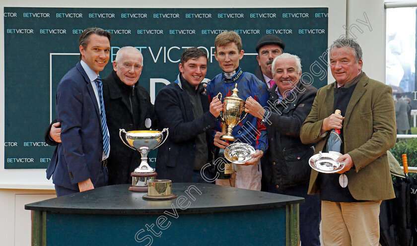 Splash-Of-Ginge-0013 
 Presentation to Ryan Hatch, Nigel Twiston Davies and John Neild for The BetVictor Gold Cup won by SPLASH OF GINGE Cheltenham 18 Nov 2017 - Pic Steven Cargill / Racingfotos.com