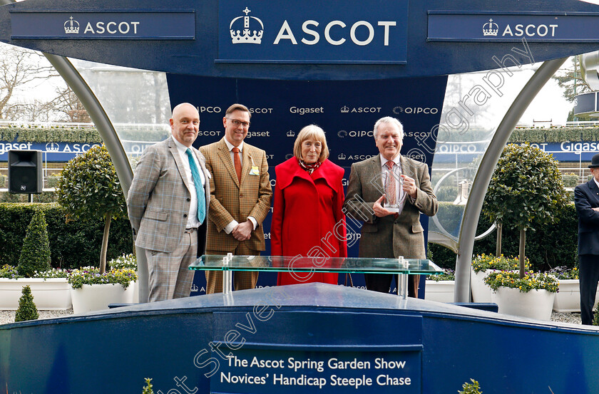 Ashoka-0011 
 Presentation for The Ascot Spring Garden Show Novices Handicap Chase won by ASHOKA Ascot 25 Mar 2018 - Pic Steven Cargill / Racingfotos.com