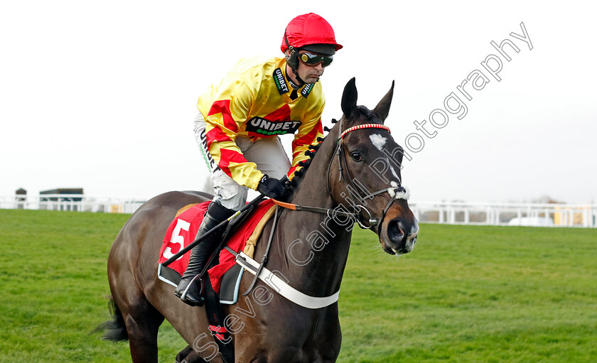 Southoftheborder-0002 
 SOUTHOFTHEBORDER (Nico de Boinville)
Sandown 8 Dec 2023 - Pic Steven Cargill / Racingfotos.com