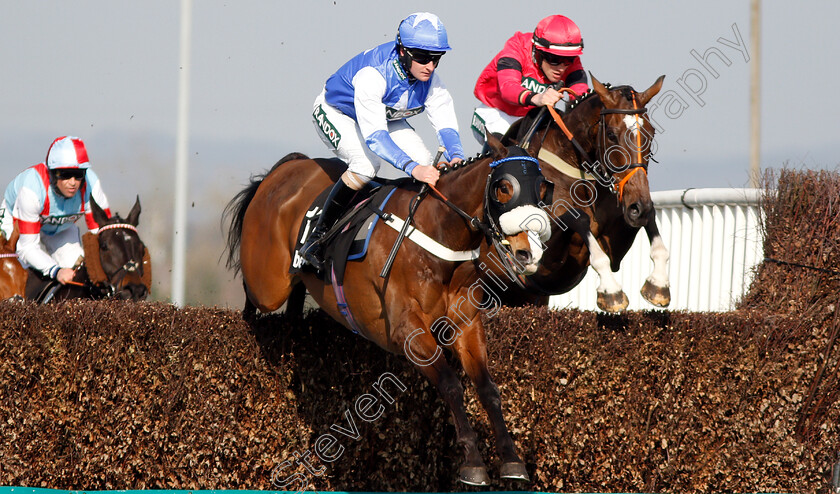 Federici-and-Debece-0002 
 FEDERICI (left, Henry Brooke) with DEBECE (right, Alan Johns) 
Aintree 6 Apr 2019 - Pic Steven Cargill / Racingfotos.com