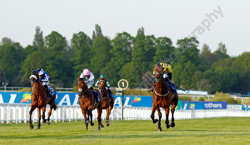 Euchen-Glen-0002 
 EUCHEN GLEN (right, Paul Mulrennan) beats SANGARIUS (centre) and FOX TAL (left) in The Coral Brigadier Gerard Stakes
Sandown 27 May 2021 - Pic Steven Cargill / Racingfotos.com