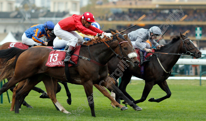 Mabs-Cross-0004 
 MABS CROSS (left, Gerald Mosse) beats SOLDIER'S CALL (right) in The Prix De L'Abbaye De Longchamp
Longchamp 7 Oct 2018 - Pic Steven Cargill / Racingfotos.com