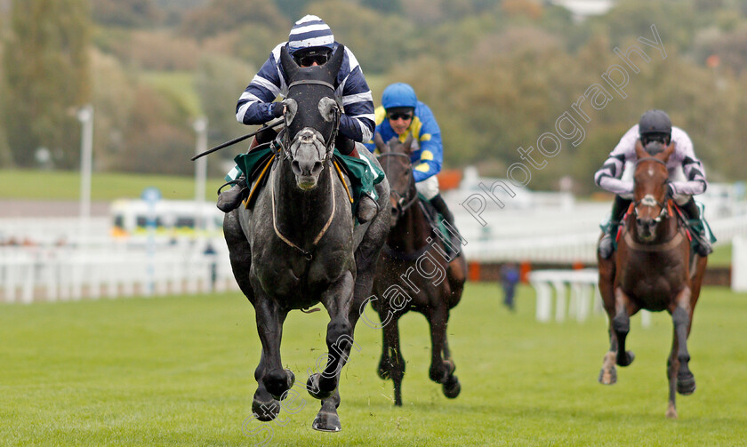 Al-Dancer-0004 
 AL DANCER (Sam Twiston-Davies) wins The squareintheair.com Novices Chase
Cheltenham 25 Oct 2019 - Pic Steven Cargill / Racingfotos.com