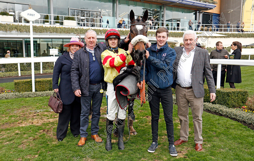 Sir-Will-0008 
 SIR WILL (Richard Patrick) with trainer Kerry Lee and owners after The Iron Stand Conditional Jockeys Handicap Hurdle Ascot 25 Mar 2018 - Pic Steven Cargill / Racingfotos.com