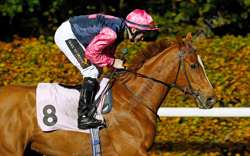 Long-Time-Comin 
 LONG TIME COMIN (William Carson)
Kempton 10 Nov 2021 - Pic Steven Cargill / Racingfotos.com