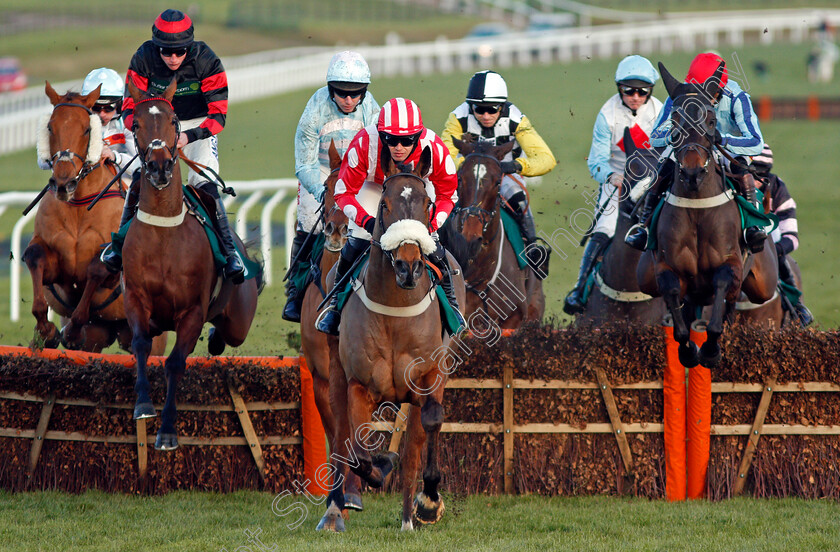 Remiluc-0003 
 winner SMAOINEAMH ALAINN (right, James Best) tracks the leaders REMILUC (centre) and RAVEN'S TOWER (left) in The Catesby Handicap Hurdle Cheltenham 15 Dec 2017 - Pic Steven Cargill / Racingfotos.com