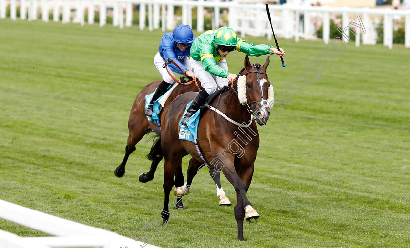 Kelly s-Dino-0002 
 KELLY'S DINO (Ben Curtis) wins The JGR Handicap
Ascot 27 Jul 2018 - Pic Steven Cargill / Racingfotos.com